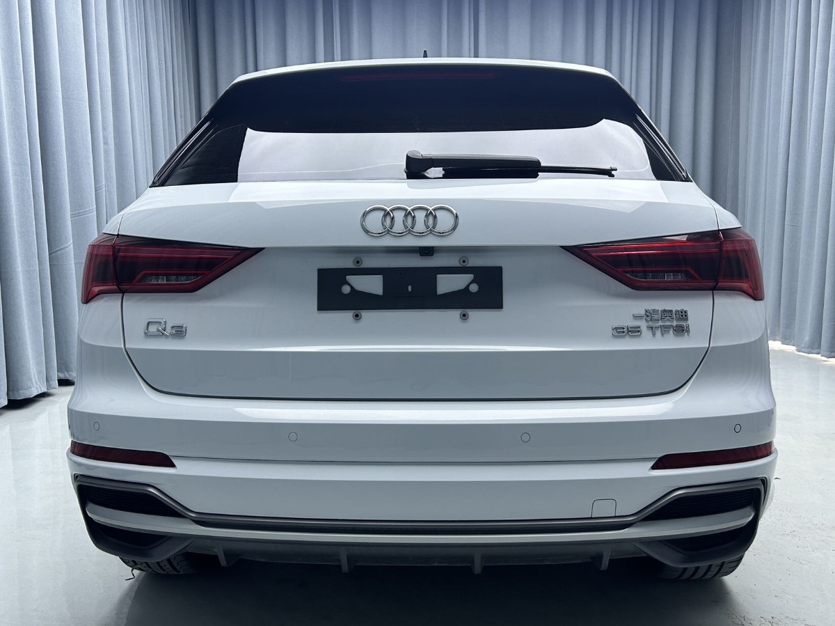 Audi Q3 2022 immagine di auto #5