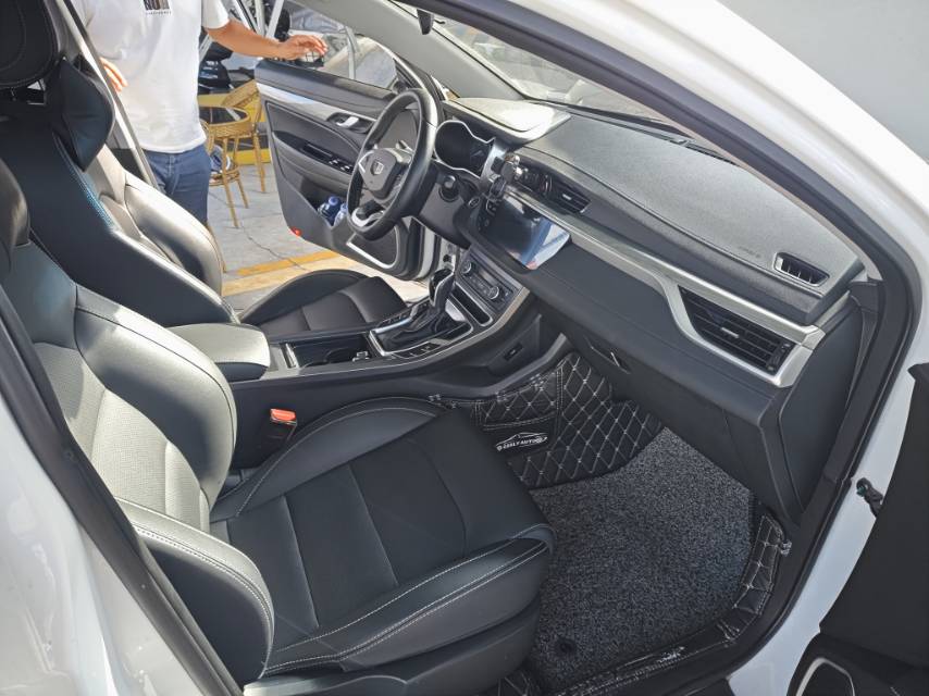 GEELY Emgrand 2019 #4 GEELY Emgrand 2019 car image #4