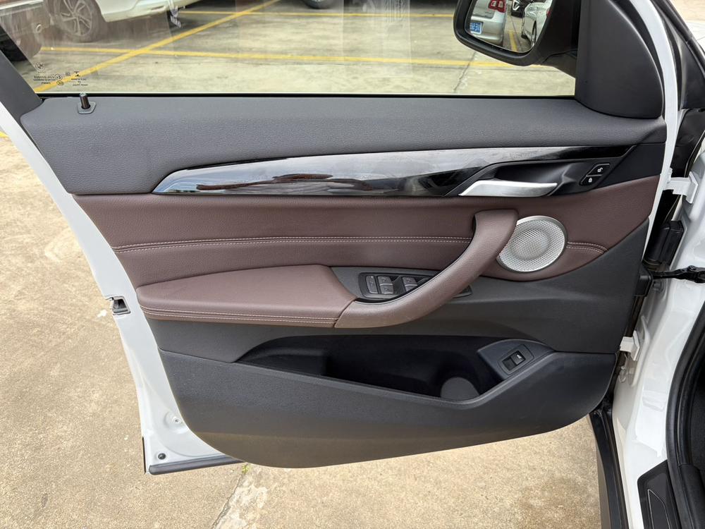 BMW X1 2020 car image #10