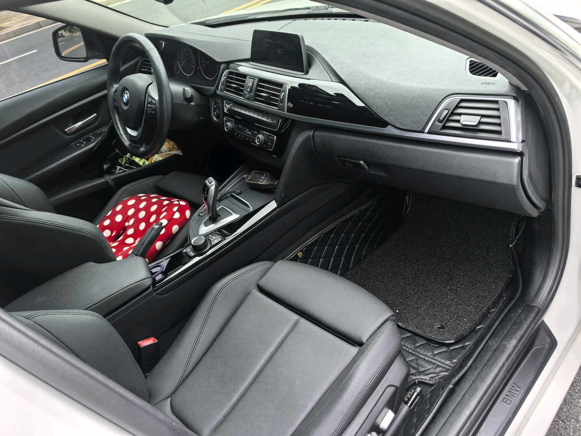 BMW 3 Series 2018 car image #7