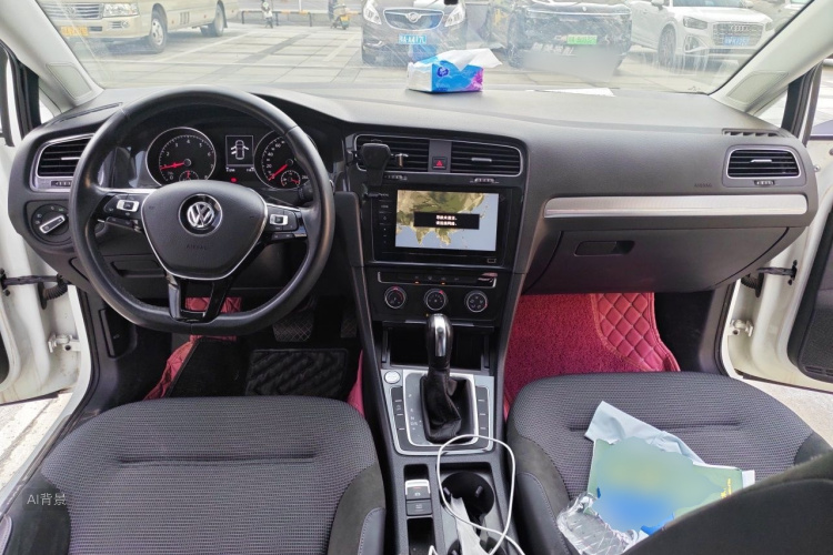 Volkswagen Golf 2020 car image #11