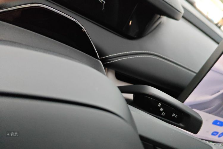 MI SU7 2024 immagine di auto #16