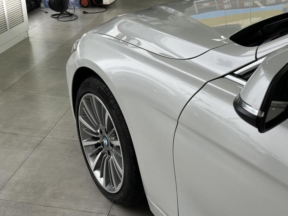 BMW 3 Series 2019 #16 BMW 3 Series 2019 car image #16