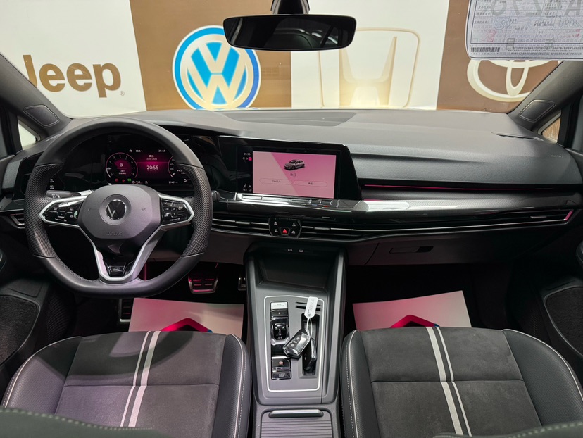 Volkswagen Golf 2022 car image #9