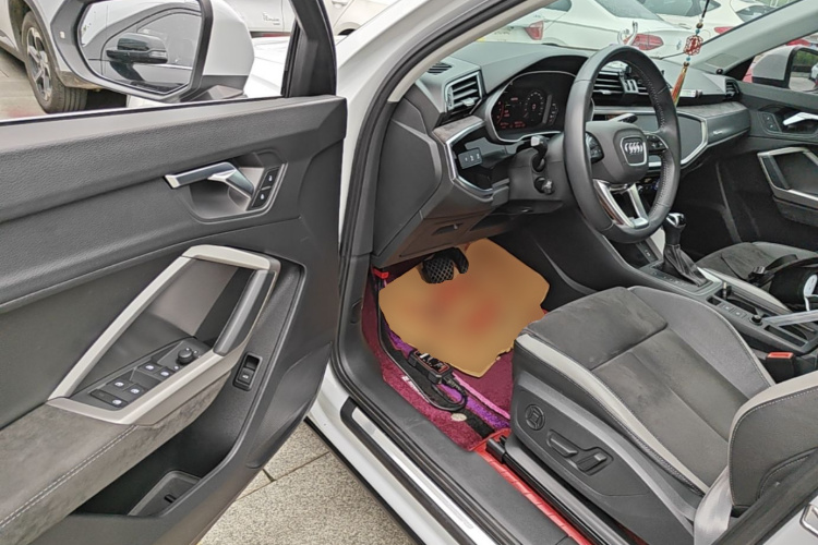 Audi Q3 2019 #16 Audi Q3 2019 car image #16