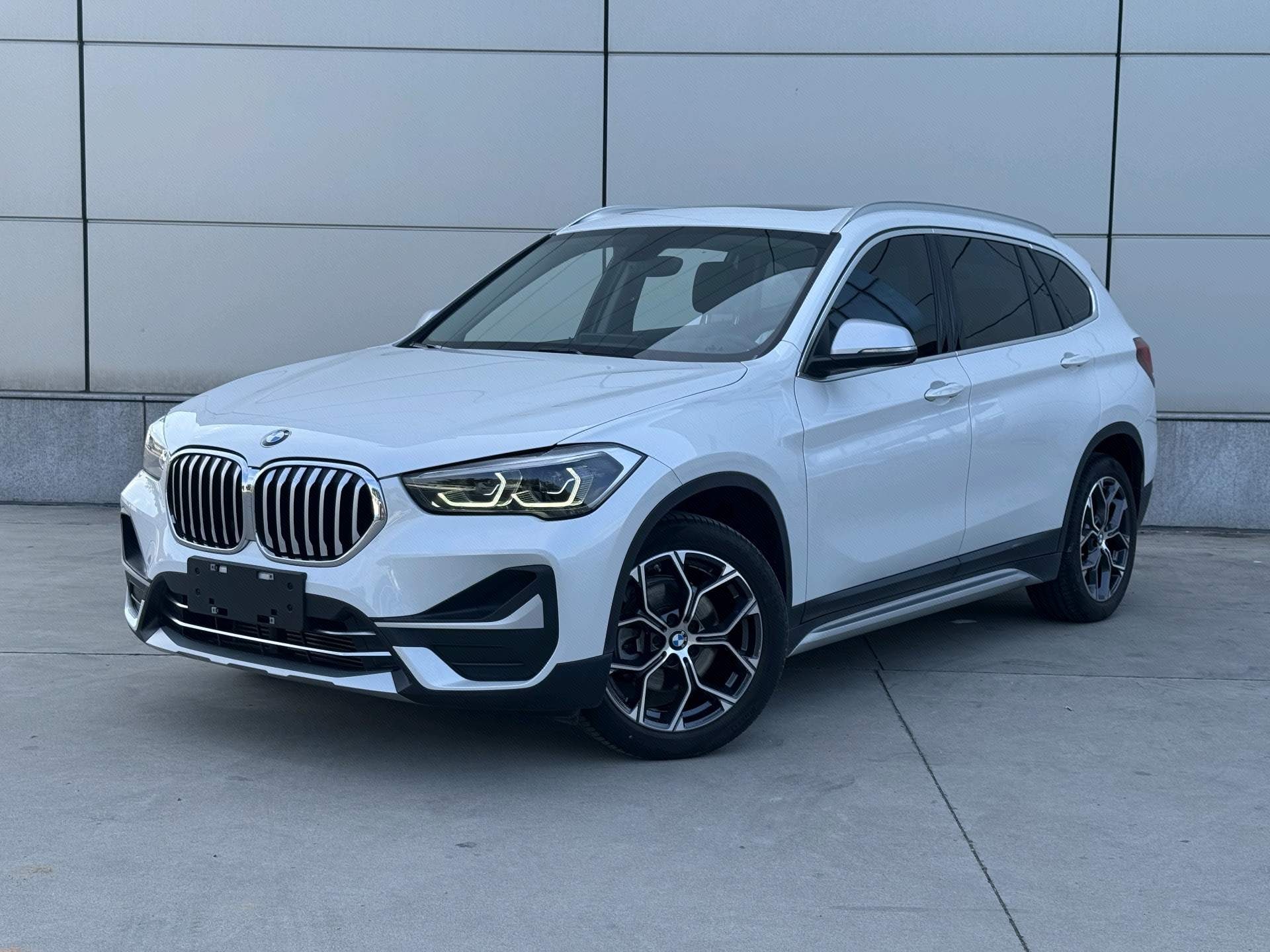 BMW X1 2022 BMW X1 2022 car image