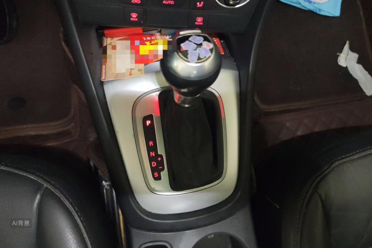 Audi Q3 2018 car image #16