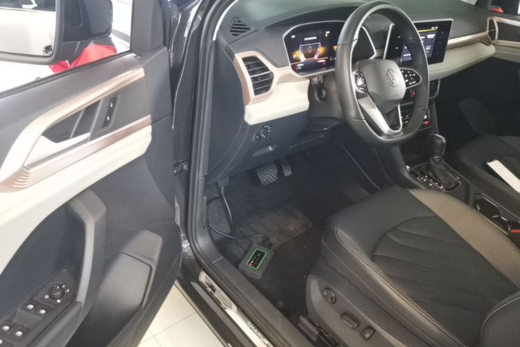 Volkswagen Tharu 2024 car image #16