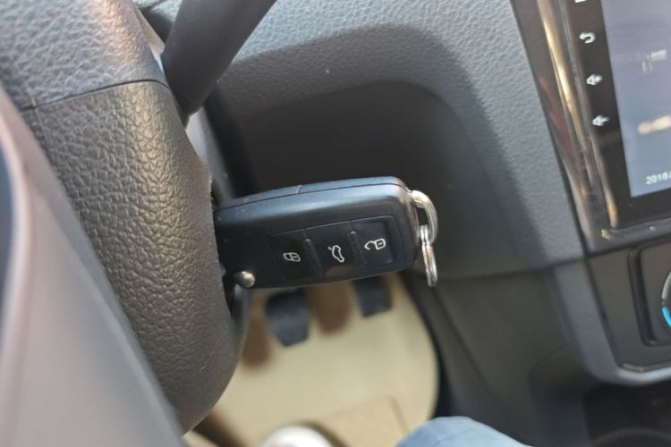 Volkswagen Santana 2018 car image #9