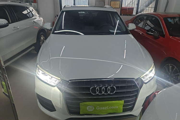 Audi Q3 2019 car image #3