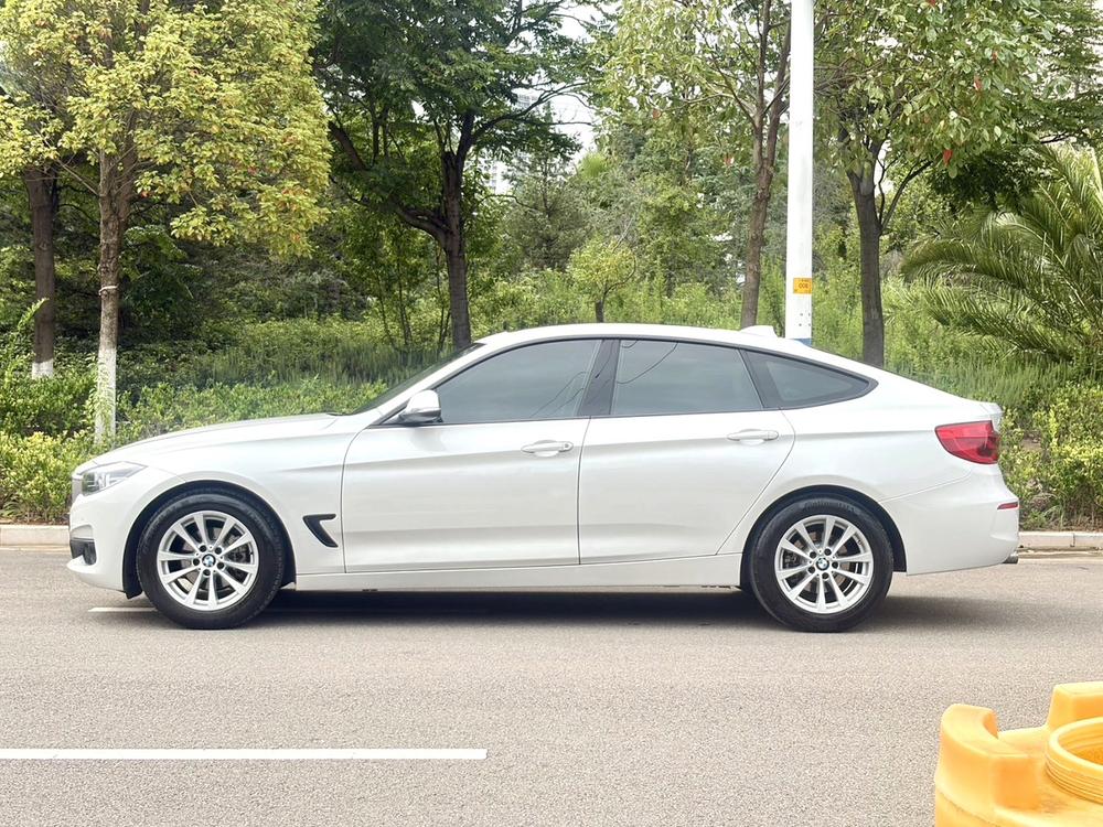 BMW 3 Series GT 2017 изображение автомобиля #3
