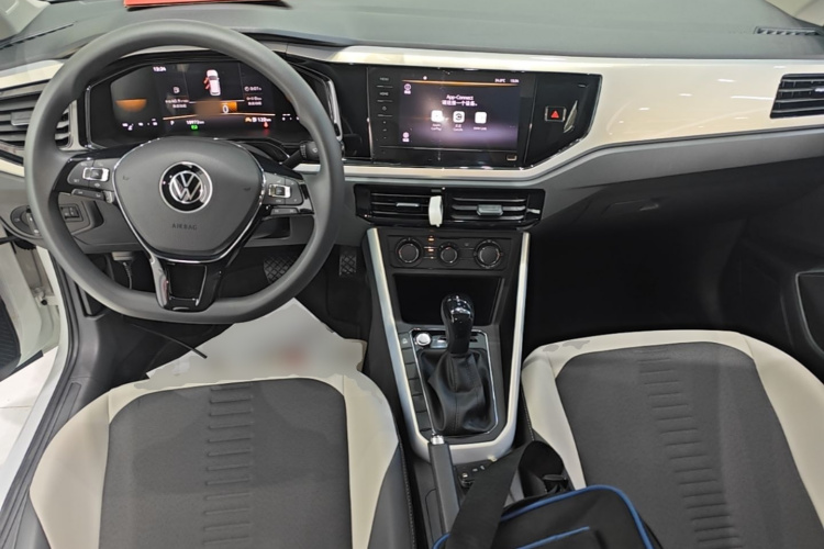 Volkswagen Polo 2023 car image #10