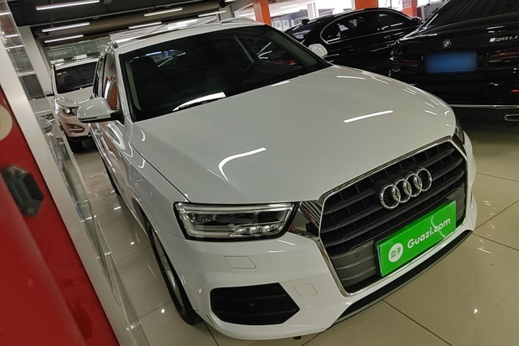 Audi Q3 2018 car image #4