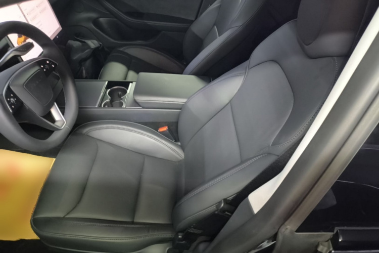 Tesla Model 3 2025 car image #15
