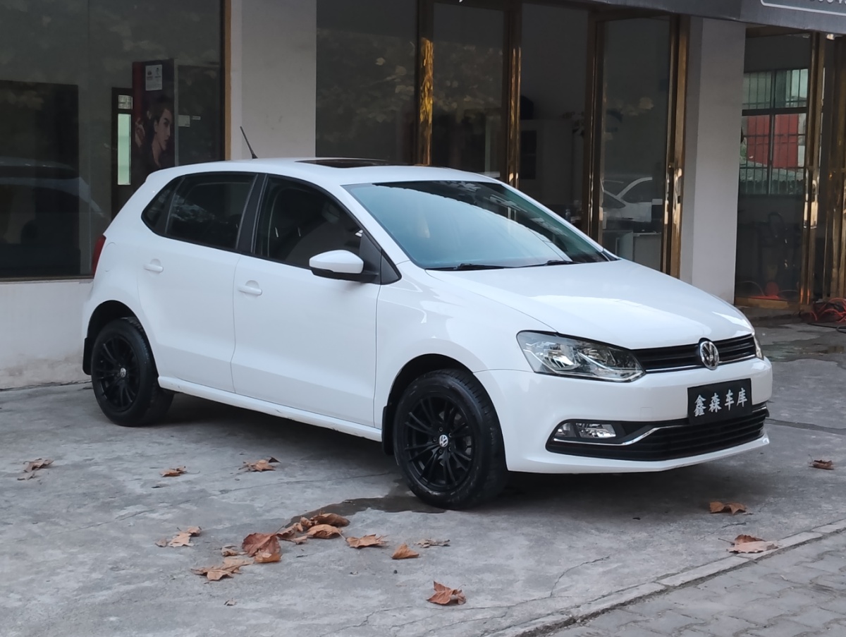 Volkswagen Polo 2016 car image 