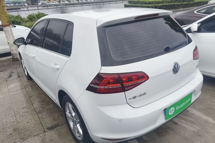 Volkswagen Golf 2017 car image #5