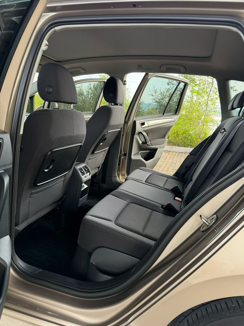 Volkswagen Golf Sportsvan 2017 immagine di auto #7