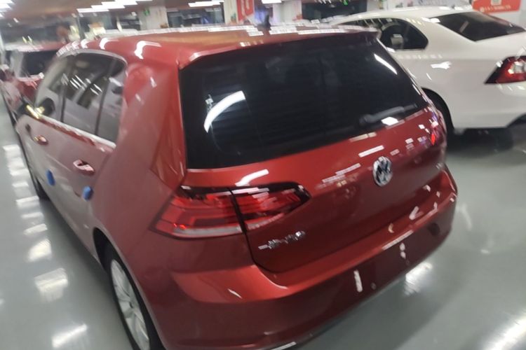 Volkswagen Golf 2019 car image #5