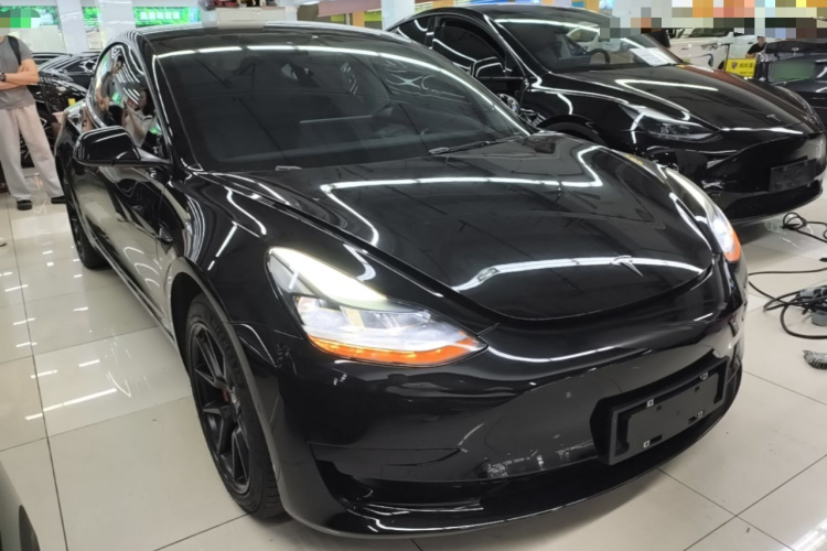 Tesla Model 3 2023 car image #4