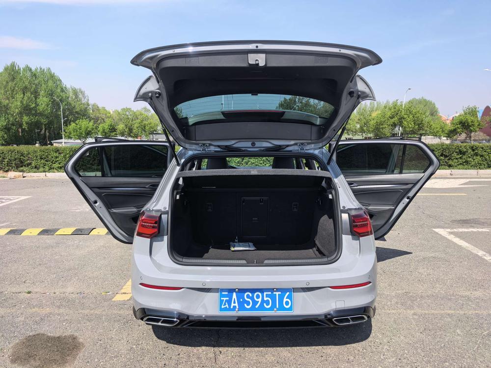 Volkswagen Golf 2023 #16 Volkswagen Golf 2023 car image #16