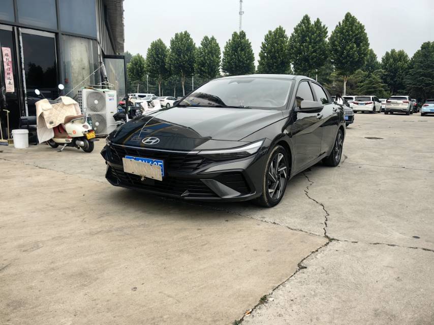 Hyundai Elantra 2023 car image 