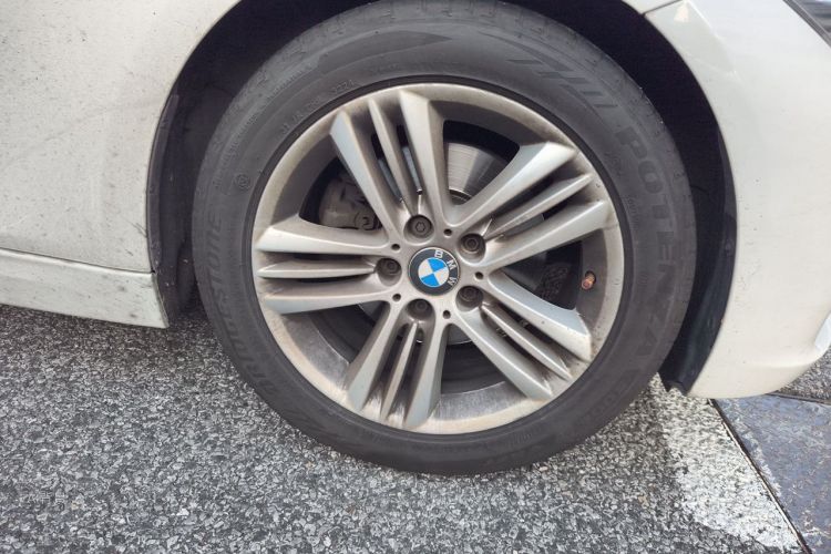 BMW 3 Series 2017 #9 BMW 3 Series 2017 car image #9