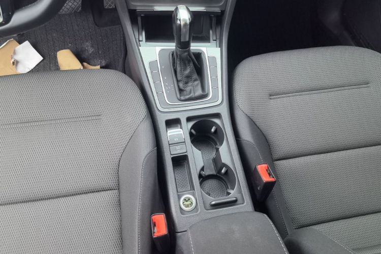 Volkswagen Golf 2015 car image #14