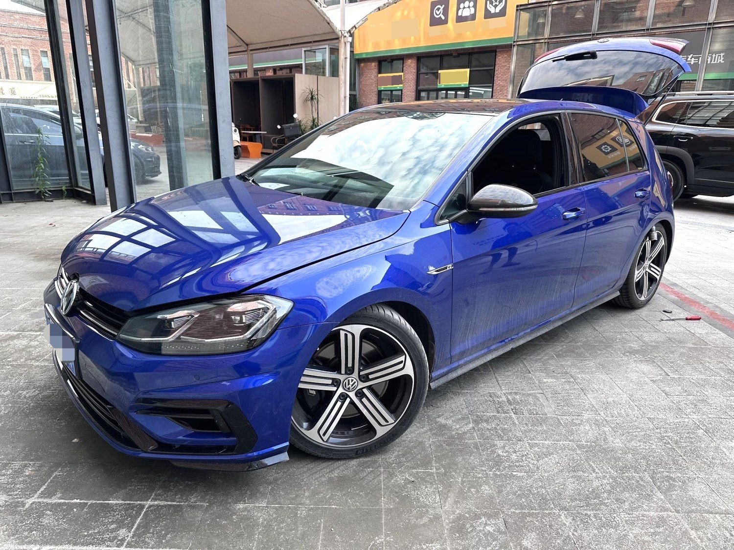 Volkswagen Golf (Imported) 2020 car image 