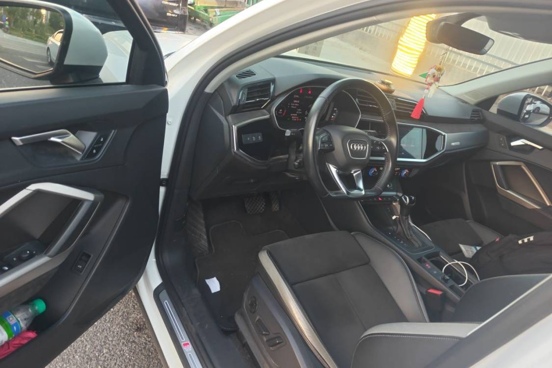 Audi Q3 2021 #23 Audi Q3 2021 صورة سيارة #23