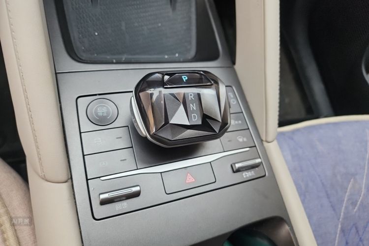BYD YuanUP 2024 #16 BYD YuanUP 2024 car image #16