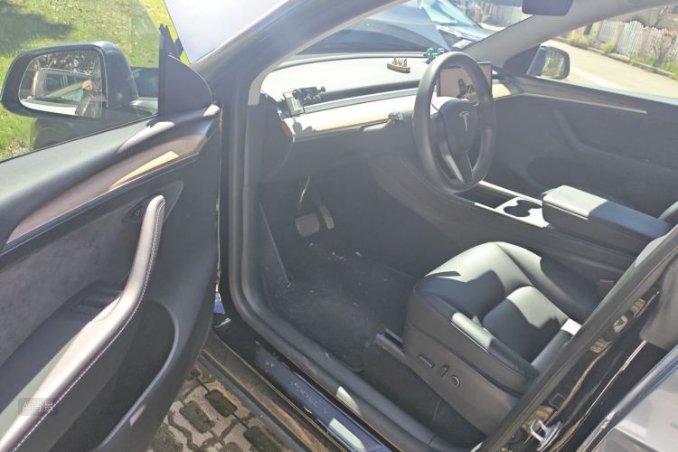 Tesla Model Y 2022 #18 Tesla Model Y 2022 car image #18