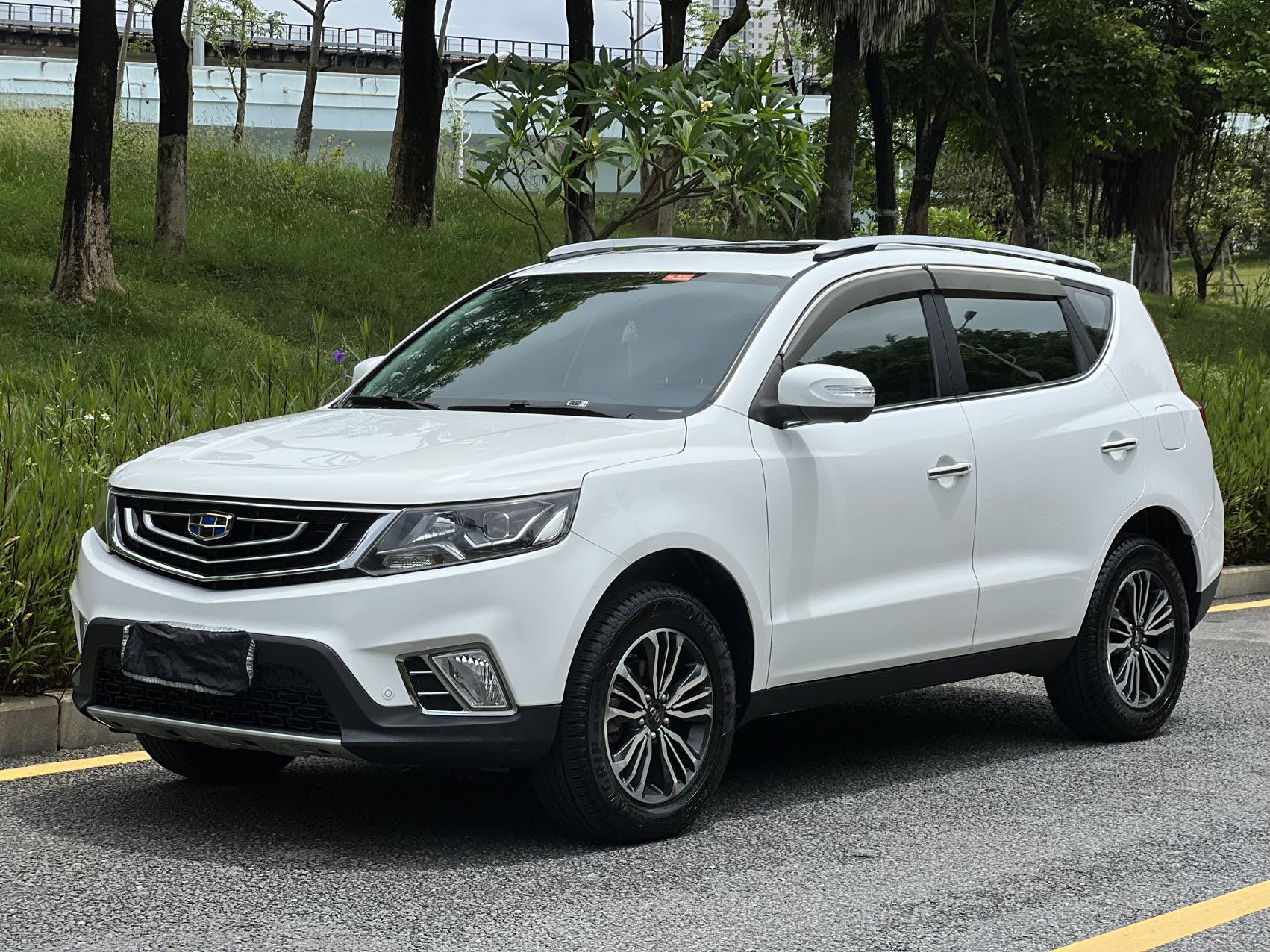 GEELY Vision X6 2017 car image 