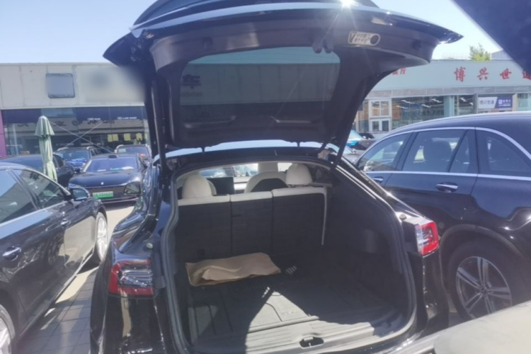 Tesla Model Y 2022 #19 Tesla Model Y 2022 car image #19