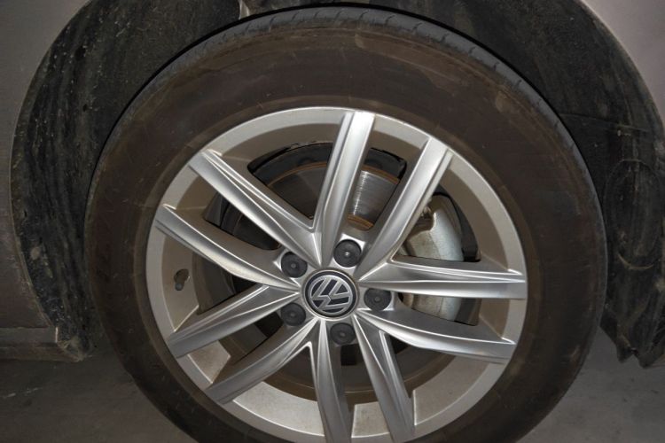 Volkswagen Golf 2018 car image #6