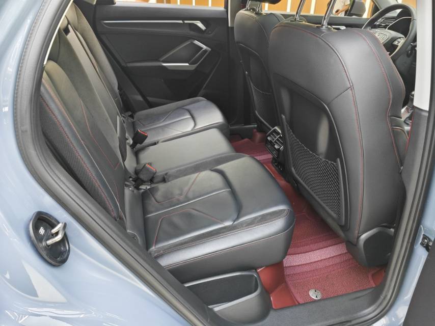 Audi Q3 2023 #4 Audi Q3 2023 car image #4