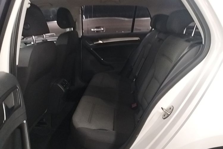 Volkswagen Golf 2016 car image #17