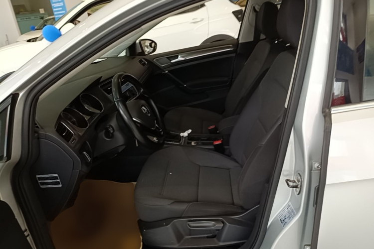 Volkswagen Golf 2015 car image #15