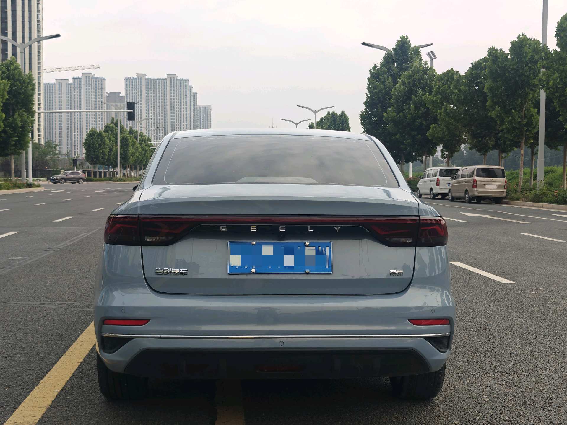 GEELY Emgrand 2023 image de voiture #9