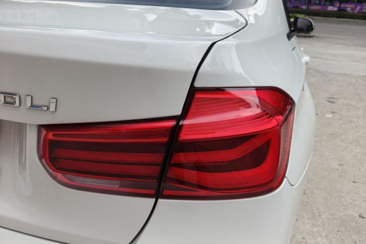 BMW 3 Series 2018 #8 BMW 3 Series 2018 immagine di auto #8