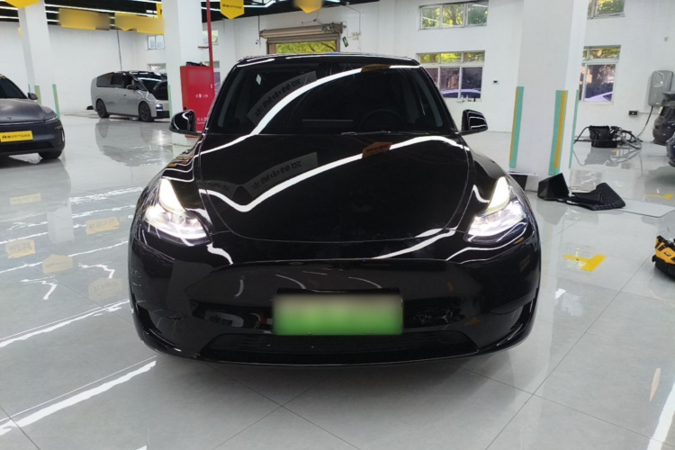 Tesla Model Y 2023 #3 Tesla Model Y 2023 car image #3