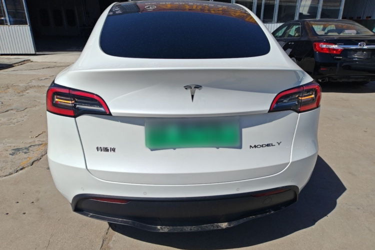 Tesla Model Y 2022 #6 Tesla Model Y 2022 immagine di auto #6