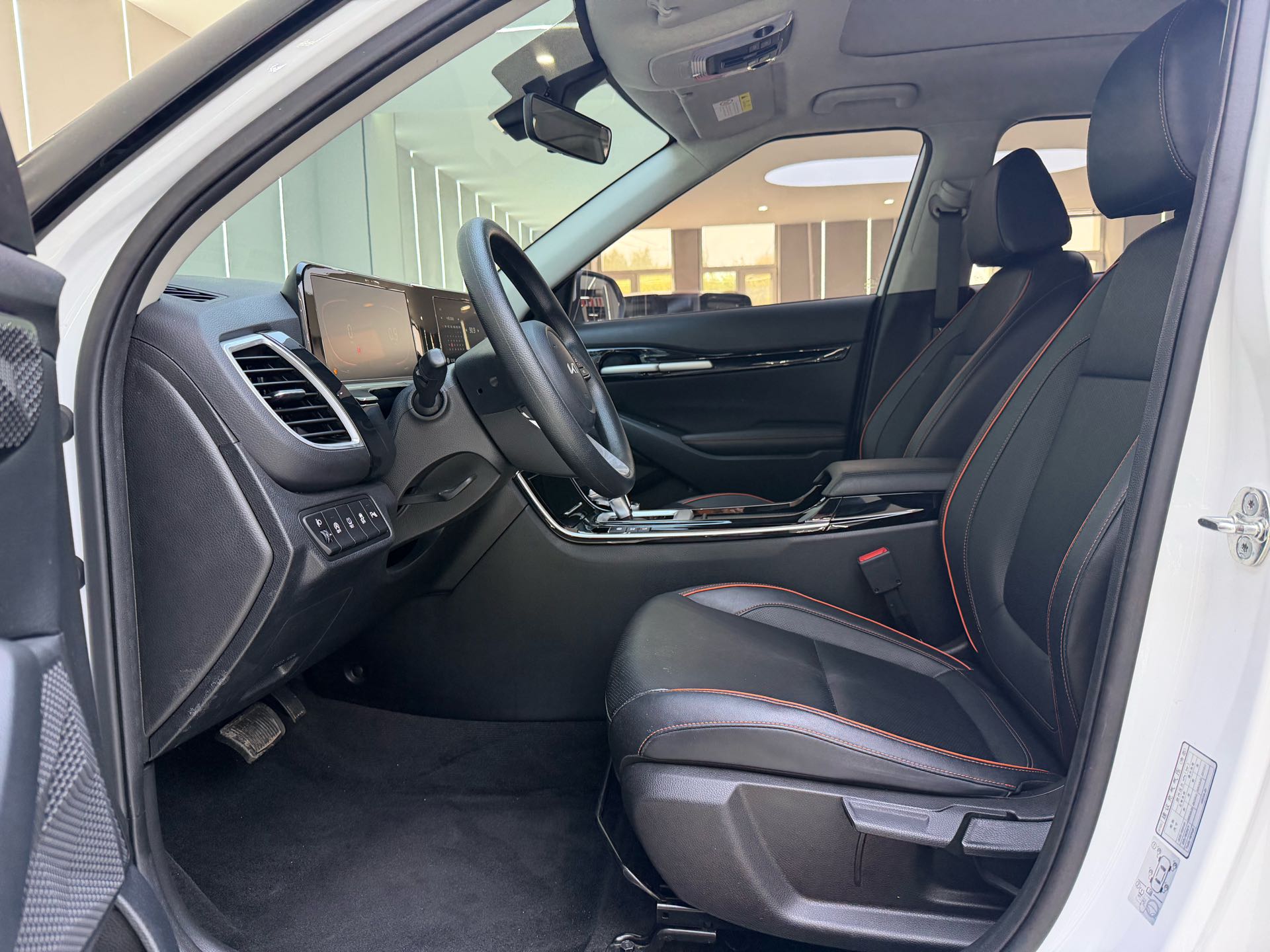 Kia Seltos 2024 imagen de coche #4