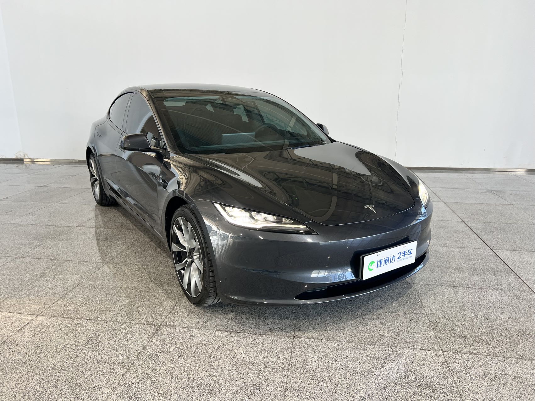 Tesla Model 3 2024 car image #3