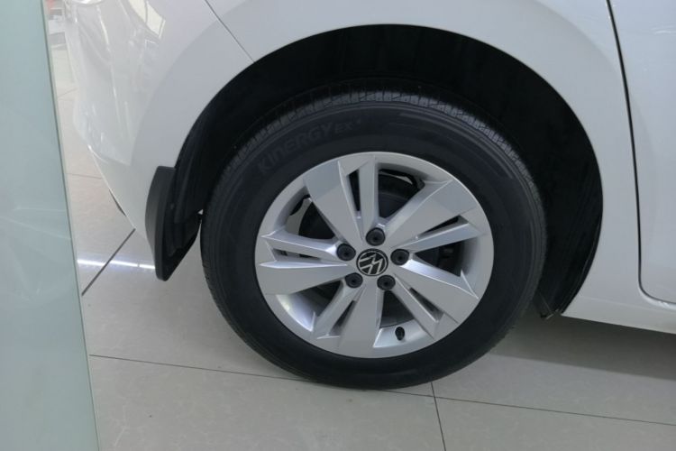 Volkswagen Polo 2021 car image #10