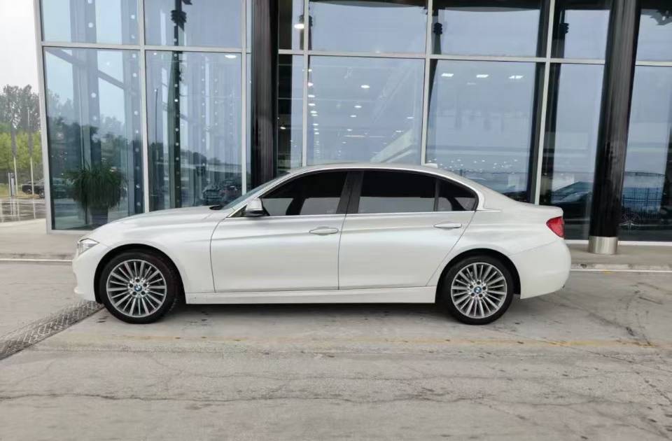 BMW 3 Series 2018 #4 BMW 3 Series 2018 car image #4