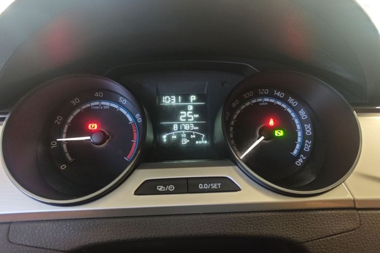 Skoda Rapid 2021 car image #12