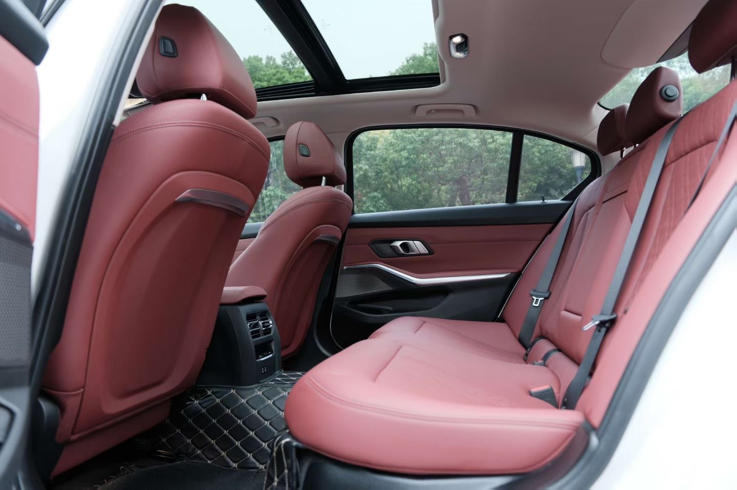 BMW i3 2023 #5 BMW i3 2023 car image #5