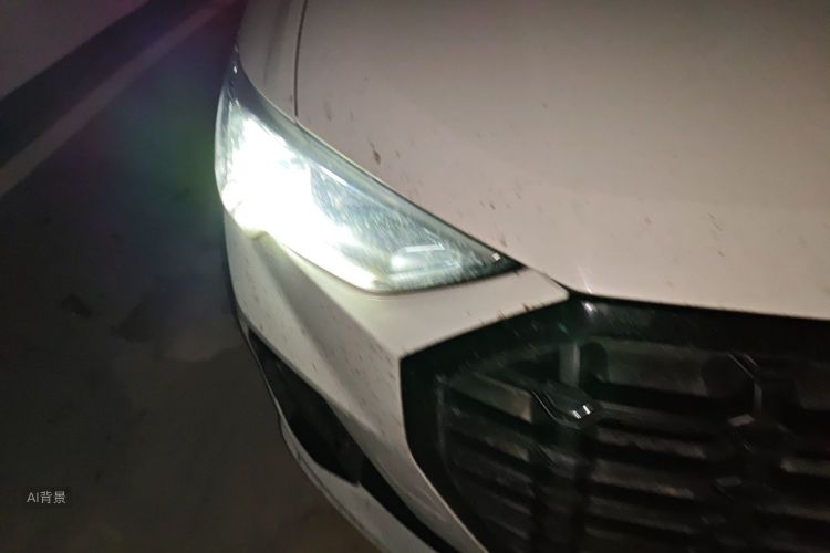 Audi Q3 2022 car image #8