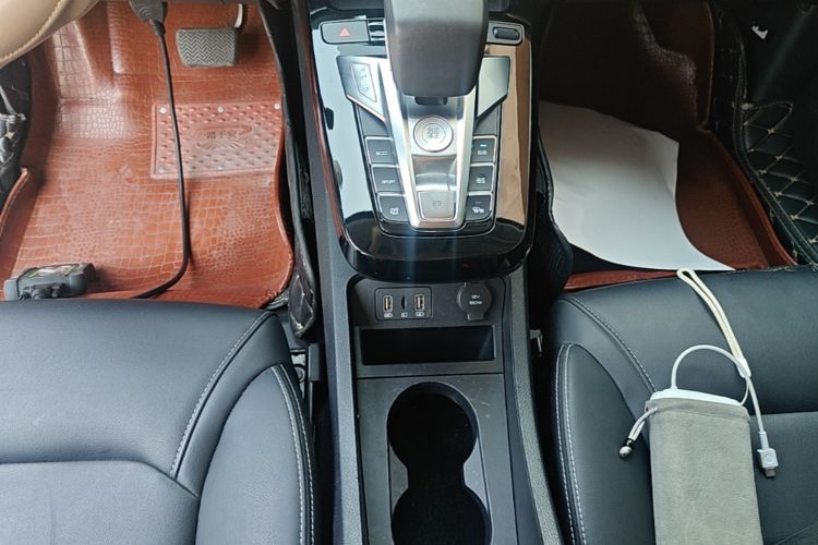 BYD Yuan New Energy 2020 #14 BYD Yuan New Energy 2020 изображение автомобиля #14