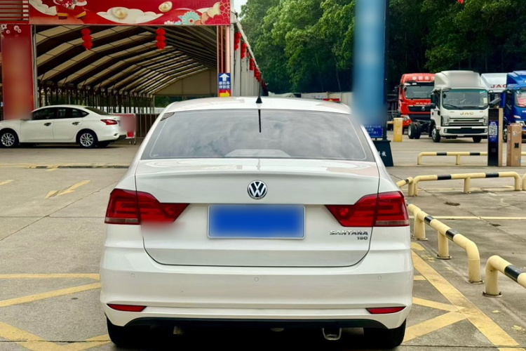 Volkswagen Santana 2016 car image #3